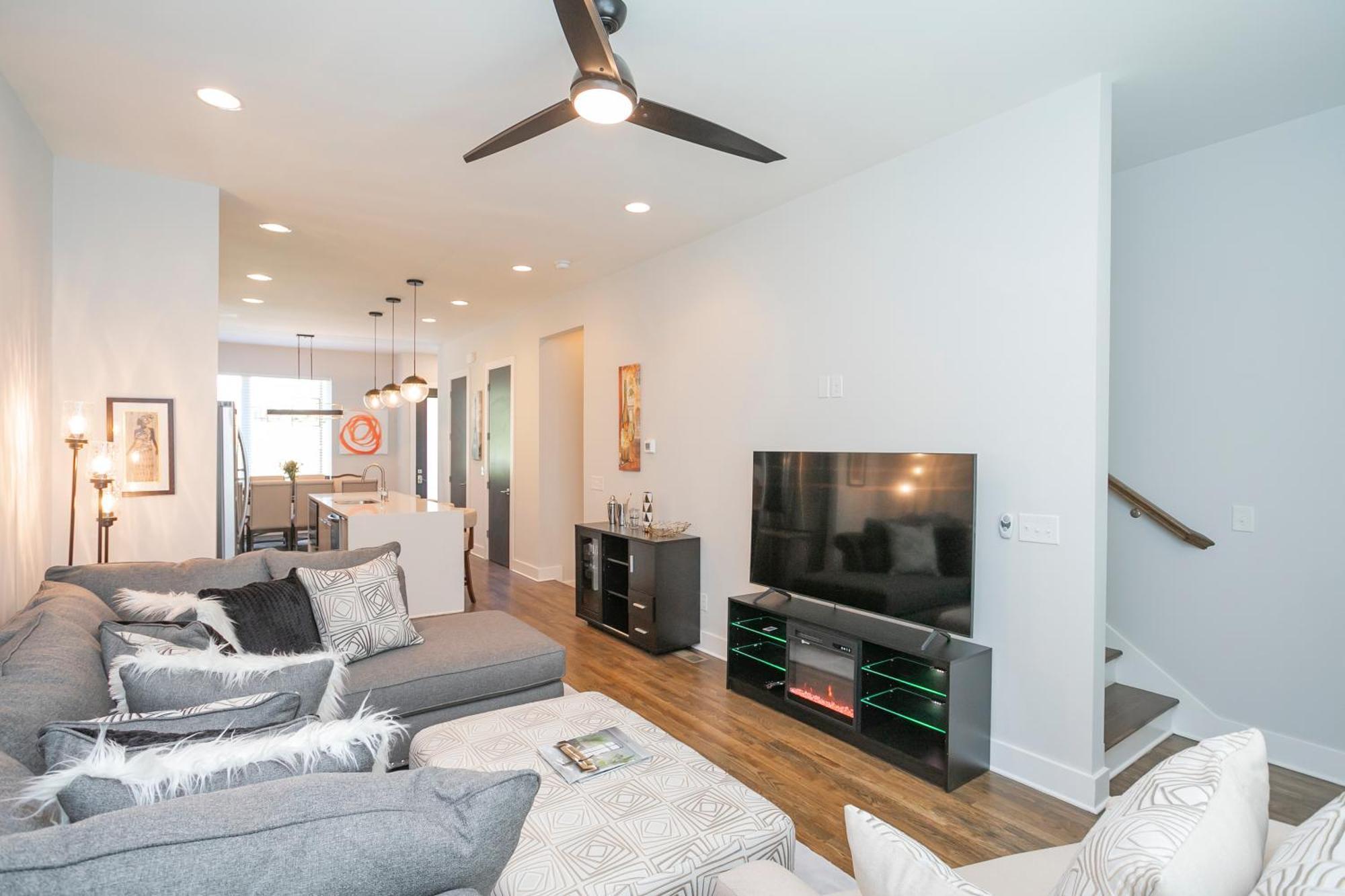 Luxury Townhome Skyline Views Mins To Dt 纳什维尔 外观 照片