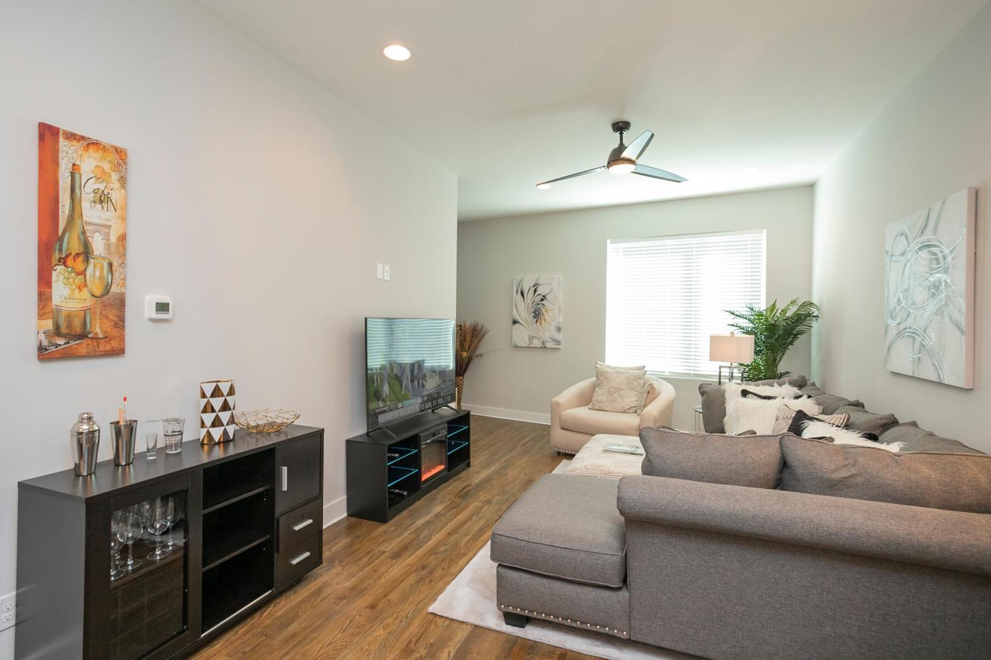 Luxury Townhome Skyline Views Mins To Dt 纳什维尔 外观 照片